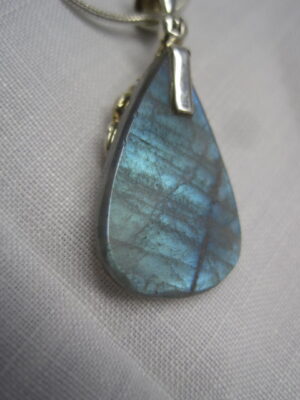 Labradorite set in Sterling bezel with chain - Image 4