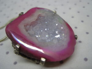 Pink Agate Geode - rhodium plated setting with chain - Image 3