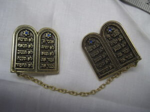 Silver-plated 10 Commandments Talit Shawl clips - Image 6