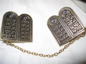 Silver-plated 10 Commandments Talit Shawl clips - Image 8