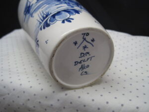 Delft Vase - handpainted signed - Image 2