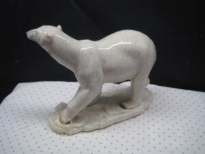 Portman Studio Polar Bear Sculptures (pair) - Image 4