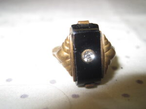 Onyx and Diamond Gold Plated RIng - Image 7