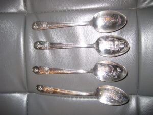 Presidential Spoons Wm Rogers Mfg Co Silver Plate (Washington / Adamas / Kennedy / Jefferson) - Image 13