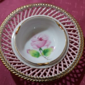 Alternative view of Pr Kasuga Ware Pink Porcelain Lattice with Rose Ashtrays - Japan