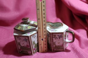 Alternative view of Toyo Ming Lotus Cream & Sugar with lid ~ Hummingbirds & Lotus Flowers ~ Octagonal~ Japan