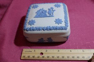 Alternative view of Wedgwood Reverse White with Blue Jasperware Square Trinket Box