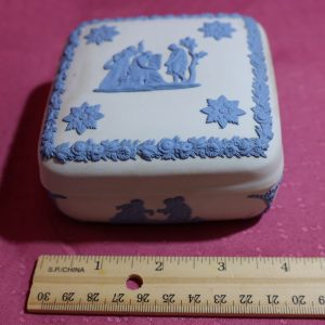 Alternative view of Wedgwood Reverse White with Blue Jasperware Square Trinket Box